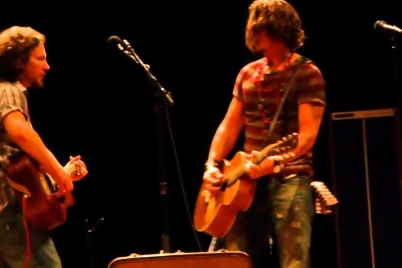 Johnny Depp solo with Eddie Vedder (Voices For Justice Rally Little Rock)