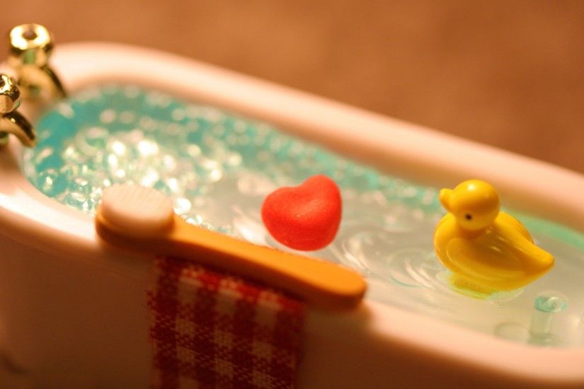 Bathroom bathtubs brush rubber ducks wallpaper | 2560x1600 | 9798 |  WallpaperUP