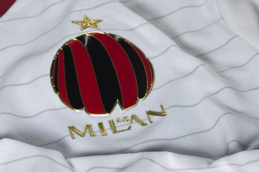 The logo celebrates AC Milan's new club headquarters, Casa Milan. The new  kit will make it's on-field debut on Thursday, July 24 when Milan takes on  ...