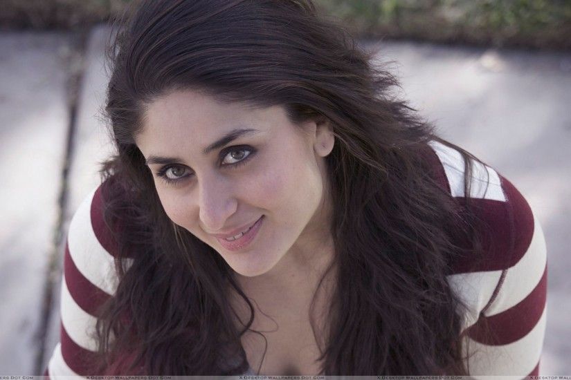 Kareena Kapoor Looking At Camera Smiling Photoshoot