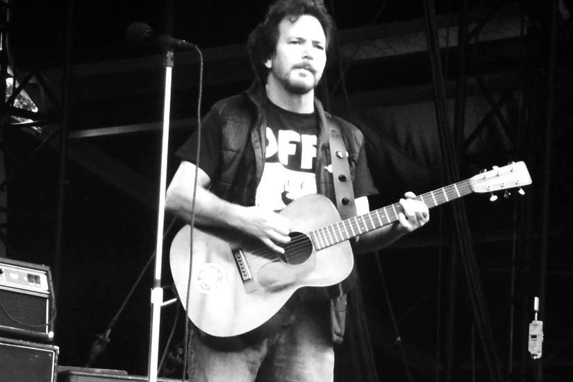 Pearl Jam (Eddie Vedder acoustic solo) - Porch live @ Milton Keynes  National Bowl 11.07.2014