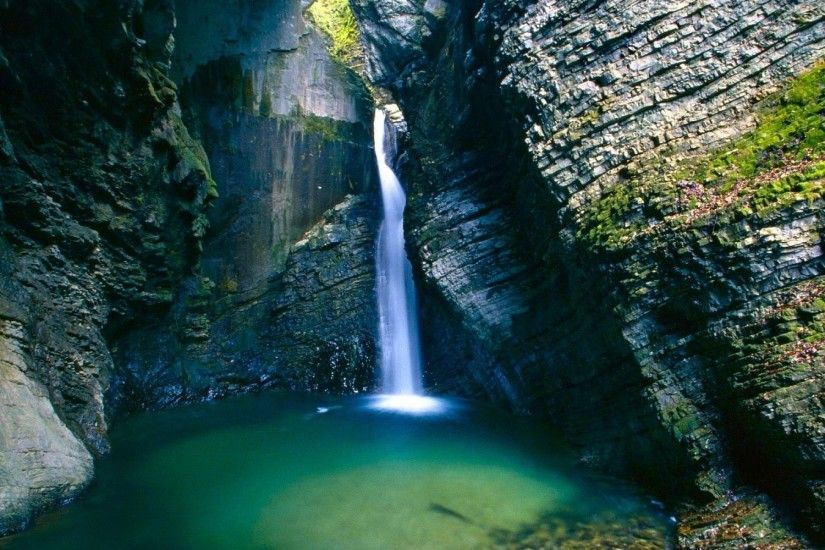 Photos beautiful waterfall wallpaper.