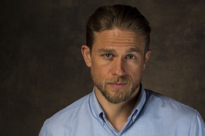 Free charlie hunnam pic, Queen Waite 2017-03-25