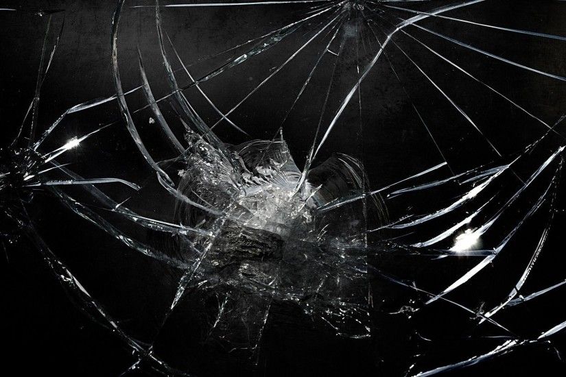 Cracked Screen Wallpaper HD free download.