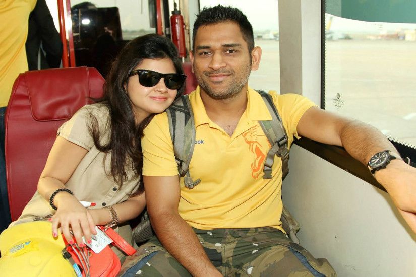 Dhoni blessed with baby girl - Indian captain MS Dhoni is blessed with a  girl.