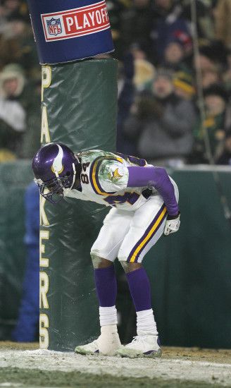 GREEN BAY, WI - JANUARY 9: Wide receiver Randy Moss #84 of the