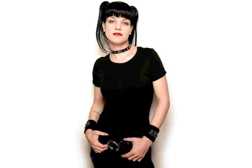 Another Wallpaper of Pauley Perrette