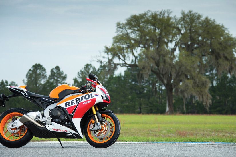 Now, we'll dive into more of the information below on what makes the 2016  CBR1000RR SP a special sport bike…