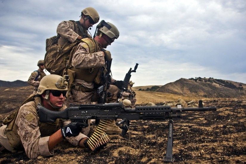united states marine corps men weapon