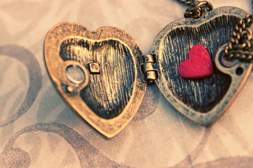 medallion heart romantic