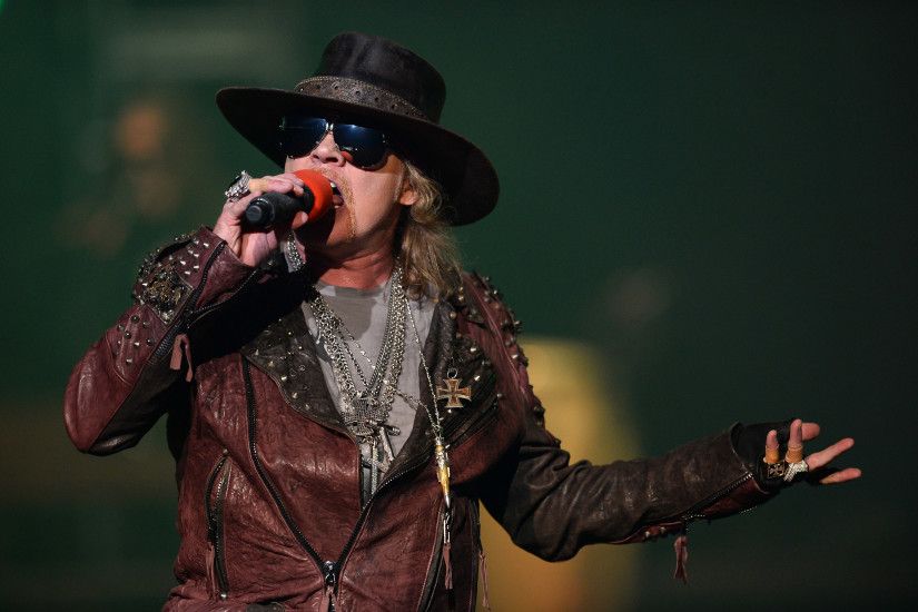 Axl Rose NOT Dead, But Maybe Back In The Studio