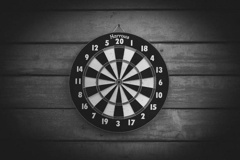 darts darts target h b bw wall board target