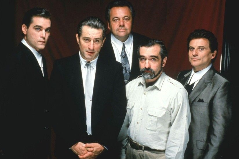fuckyeahdirectors: “Ray Liotta, Robert De Niro, Paul Sorvino, Martin  Scorsese and Joe Pesci on-set of Goodfellas ”