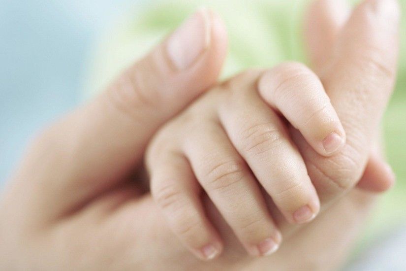 Close-Up Hands Baby Mom Photo HD Wallpaper Desktop Backgrounds Free