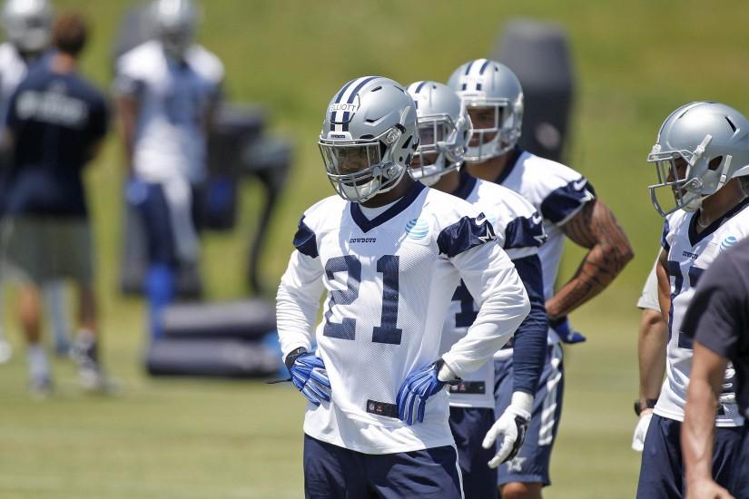 07 May 2016: Ezekiel Elliott (21) of the Dallas Cowboys during rookie  minicamp at the C..
