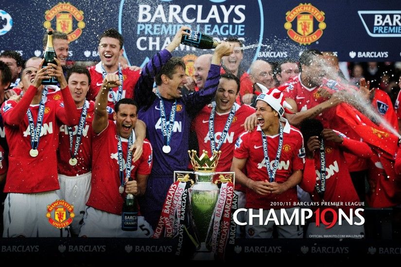 Manchester United celebrate a Premiership title