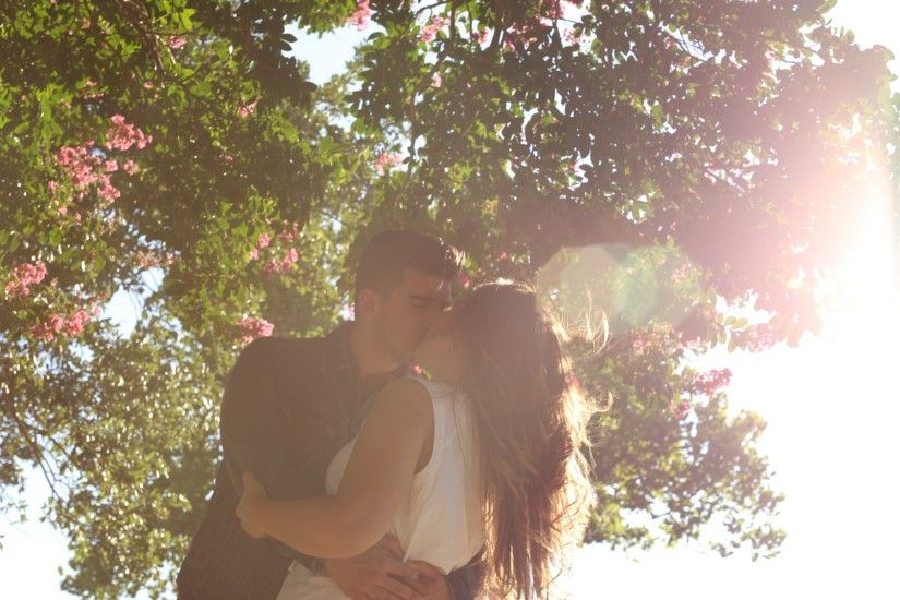 ... Cute Love Wallpaper - Cute Couple kiss in beautiful weather