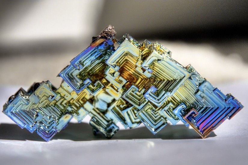 bismuth metal crystal