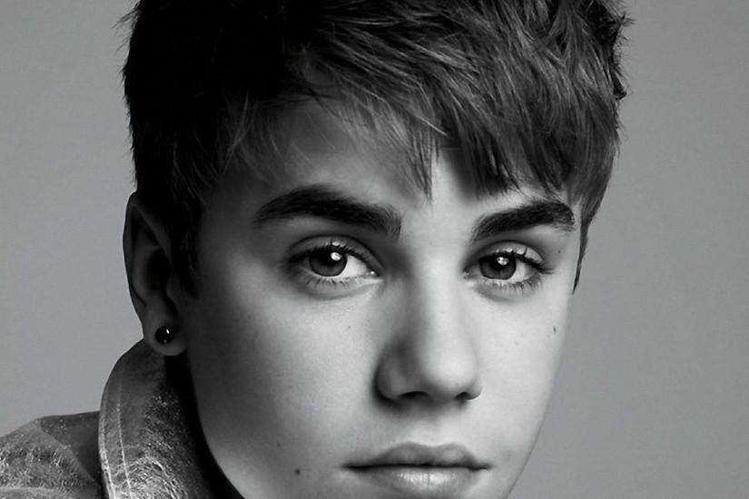 Preview wallpaper justin bieber, face, eyes, singer, black and white  2048x2048