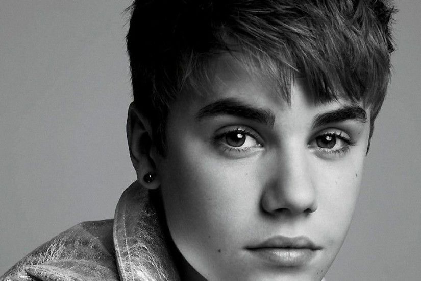 Justin-bieber-face-eyes-singer-black-and-white-