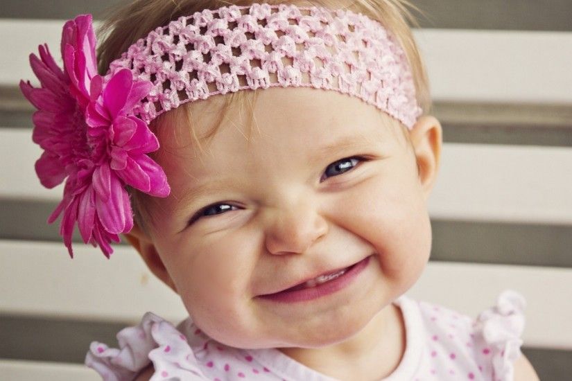 Small and Cute Baby Wallpaper download (13)
