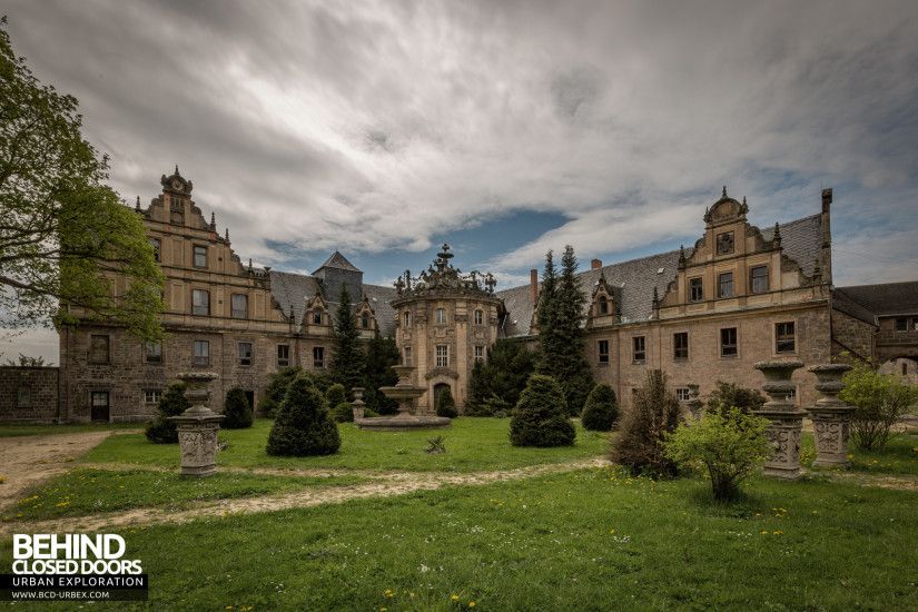 Schloss V, Germany – Grand external