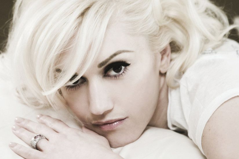 Gwen Stefani backdrop wallpaper