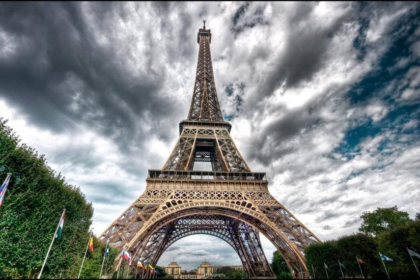 Eiffel Tower Wallpaper - fun2smiles