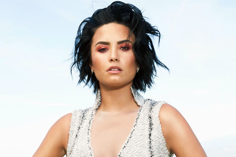 Demi Lovato Latina Magazine 2016