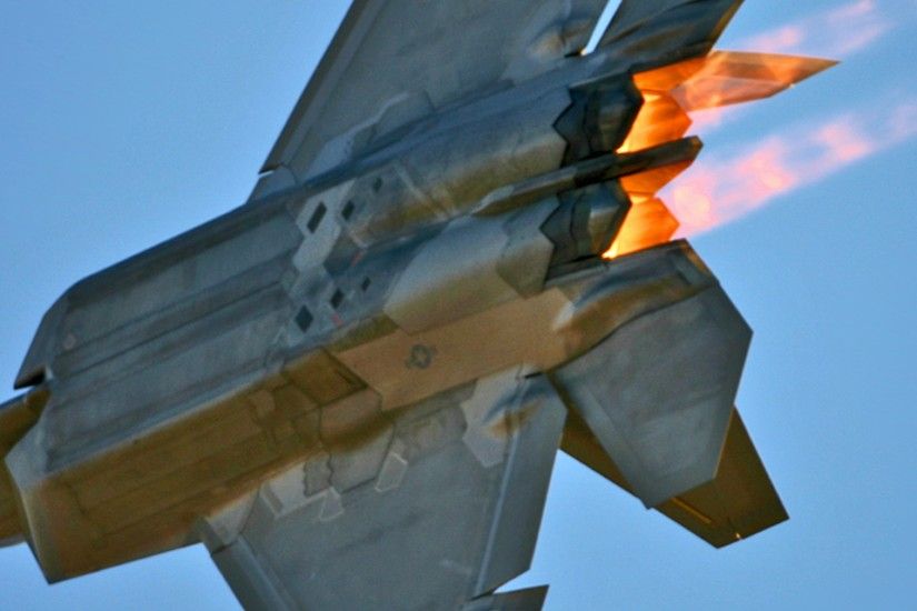 Military - Lockheed Martin F-22 Raptor Wallpaper