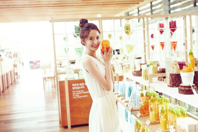 Im Yoona in a cosmetic store wallpaper