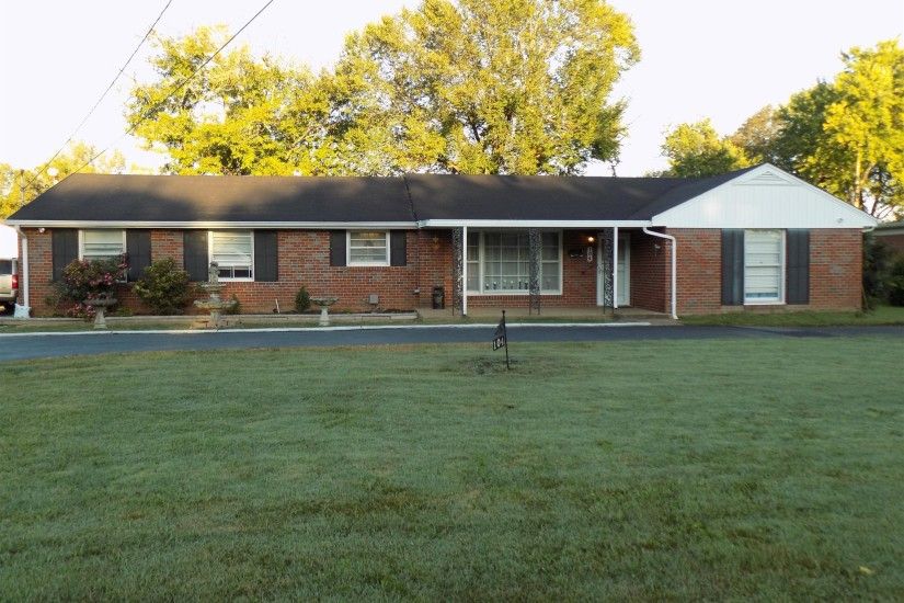 Home for sale in 104 W Meade Dr Lebanon, TN