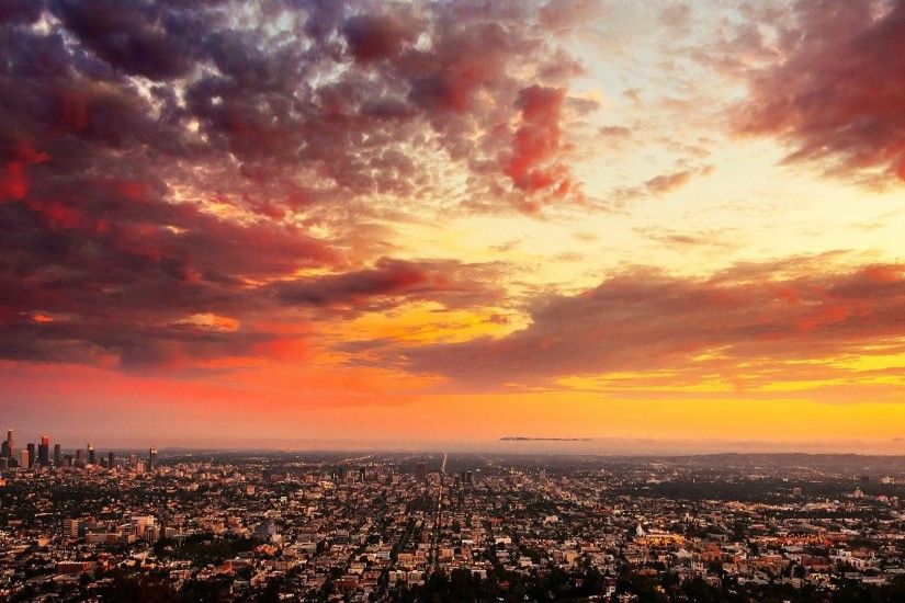 Red sky at morning in Los Angeles wallpaper