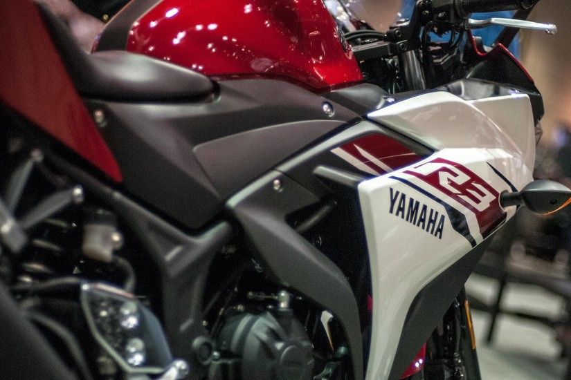 2015-Yamaha-YZF-R3-up-close-16