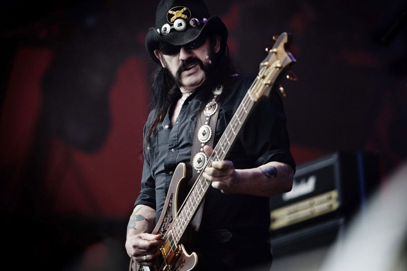 Lemmy dead at 70: The MotÃ¶rhead frontman with 'a voice like shrapnel and a  bass tone to match' | The Independent
