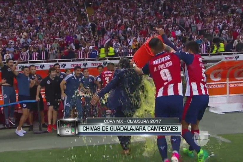 El plantel agradeciÃ³ un nuevo trofeo | Chivas PasiÃ³n - Sitio No Oficial del  Club Deportivo Guadalajara