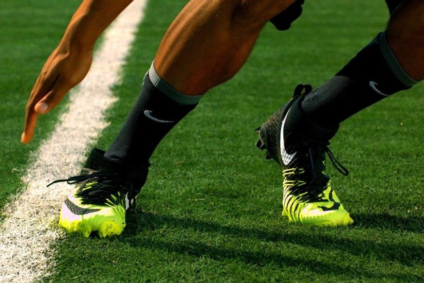 Nike Football accelerates innovation with printed "concept cleat" for  shuttle drill. One of three cleats influenced by printing technology.