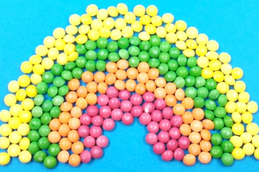 Learn Colours with Mini Skittles Candy Rainbow and Surprise Balls! Lesson 1