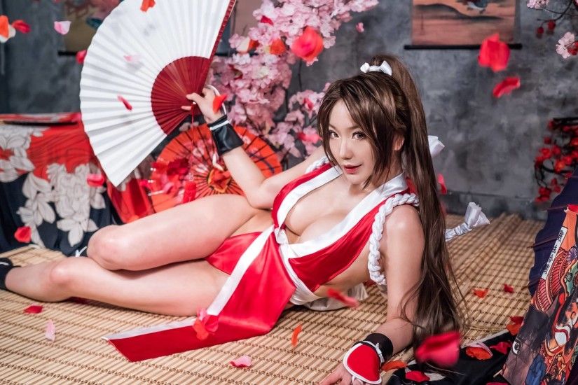 This is most likely the best cosplay attempt of Mai Shiranui but I'll let  you guys be the judge.