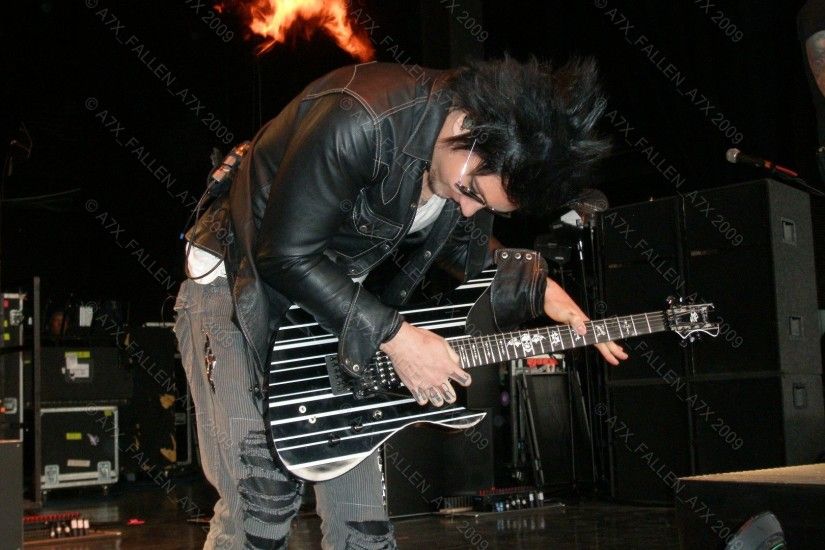 Synyster Gates Live by FallenForLife Synyster Gates Live by FallenForLife