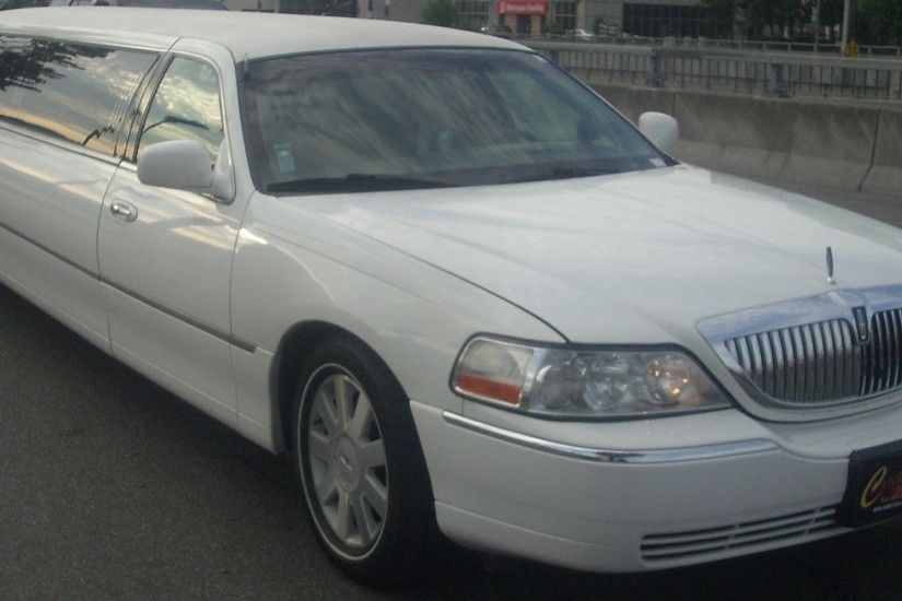 File:Lincoln Town Car Limo.jpg