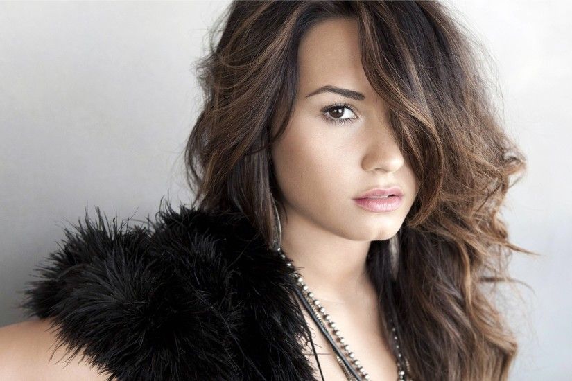 Demi Lovato backdrop wallpaper