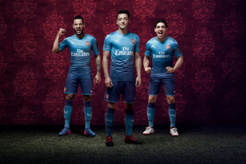 Arsenal 2017 18 away kit.