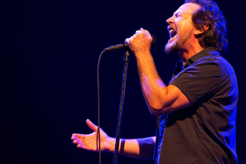 Associated Press Pearl Jam's Eddie Vedder during an Oct. 9 concert in  Lincoln Neb.