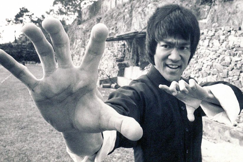 ... Bruce Lee (6) ...