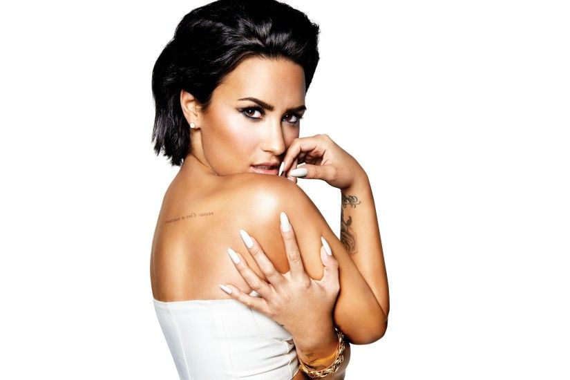 women, Demi Lovato, Singer, Actress, Simple Background, Sensual Gaze  Wallpapers HD / Desktop and Mobile Backgrounds