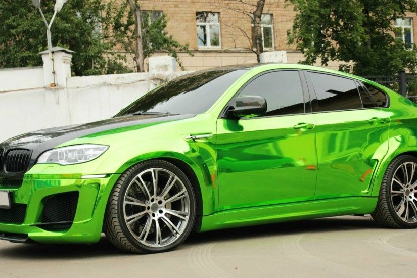 Side view of a green BMW X6 wallpaper