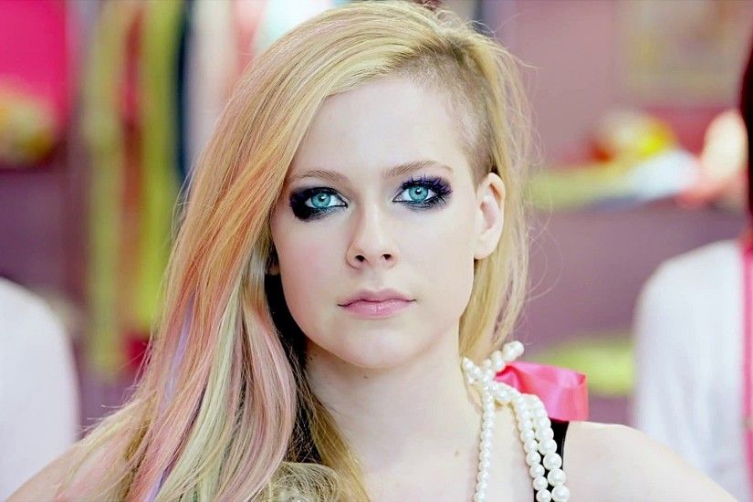 Sweet Avril Lavigne Celebrity Wallpaper Background