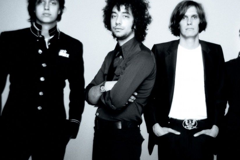 2048x2048 Wallpaper the strokes, band, members, look, light