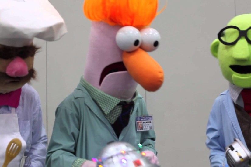 Beaker, Bunsen Honeydew, and the Swedish Chef Costumes at Wizard World  Portland 2014 - Muppets! - YouTube